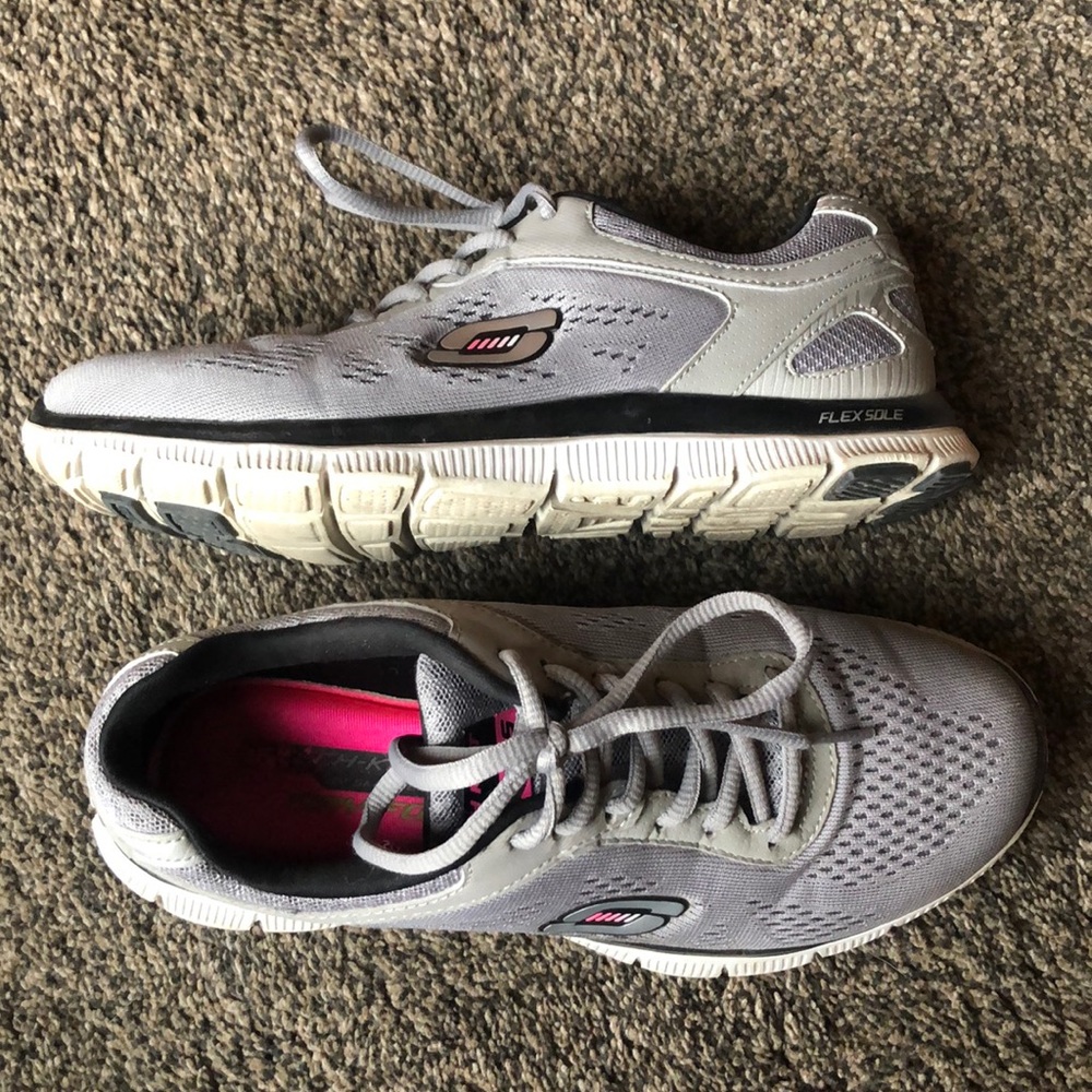 Skechers Flex Sole Tennis Shoes